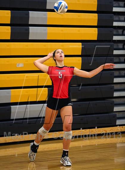 Thumbnail 3 in Blue Valley Southwest vs. Blue Valley West photogallery.