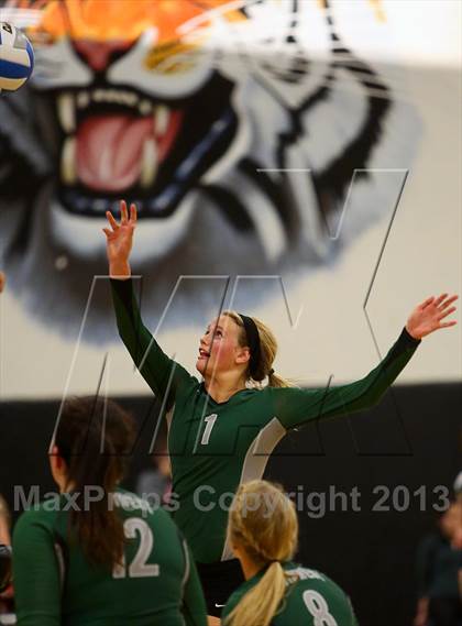 Thumbnail 2 in Blue Valley Southwest vs. Blue Valley West photogallery.