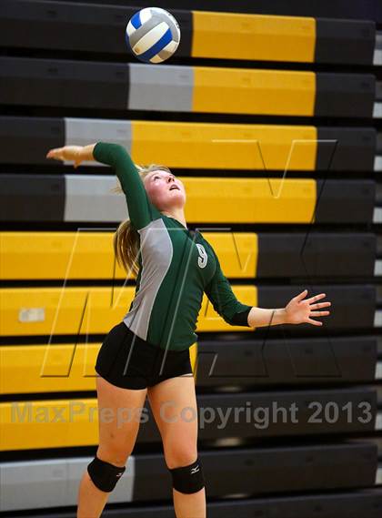 Thumbnail 3 in Blue Valley Southwest vs. Blue Valley West photogallery.
