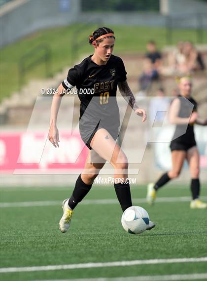 Thumbnail 1 in Duchesne vs. Gretna East photogallery.