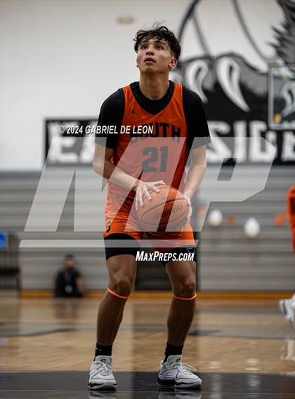 Thumbnail 2 in Harlingen South @ Weslaco East photogallery.