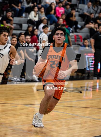 Thumbnail 1 in Harlingen South @ Weslaco East photogallery.