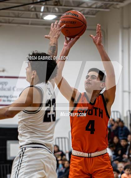 Thumbnail 2 in Harlingen South @ Weslaco East photogallery.