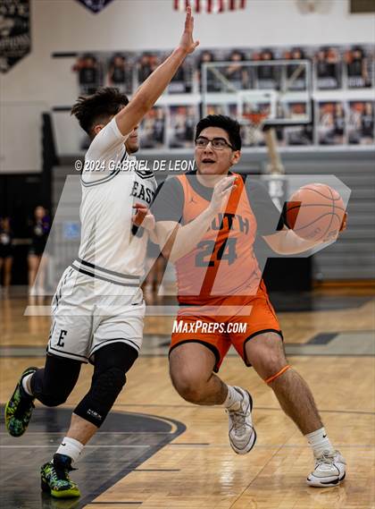 Thumbnail 1 in Harlingen South @ Weslaco East photogallery.