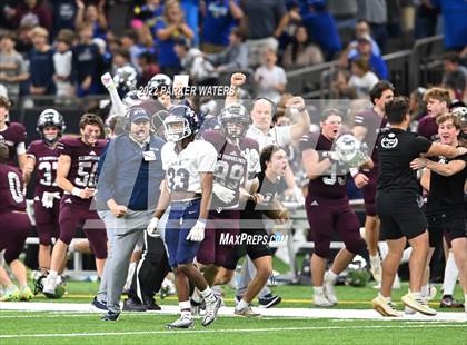 Thumbnail 2 in St. Thomas More vs. Lafayette Christian Academy (LHSAA Div II Select Final) photogallery.