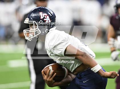 Thumbnail 2 in St. Thomas More vs. Lafayette Christian Academy (LHSAA Div II Select Final) photogallery.