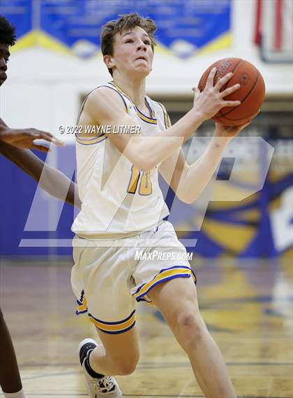 Thumbnail 1 in Covington Catholic @ Newport Central Catholic photogallery.
