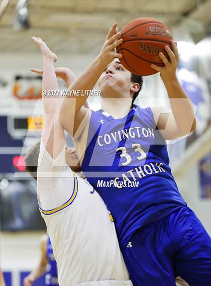 Thumbnail 2 in Covington Catholic @ Newport Central Catholic photogallery.