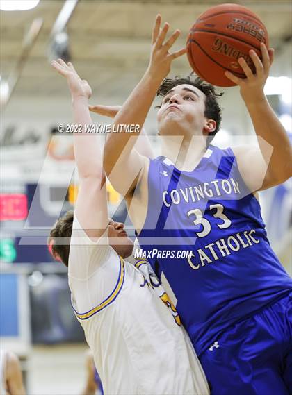 Thumbnail 3 in Covington Catholic @ Newport Central Catholic photogallery.