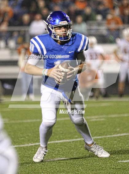 Thumbnail 3 in Caldwell vs. Robinson (UIL 4A D2 Bi-District Playoff) photogallery.