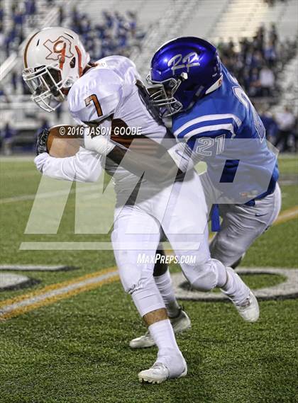 Thumbnail 1 in Caldwell vs. Robinson (UIL 4A D2 Bi-District Playoff) photogallery.