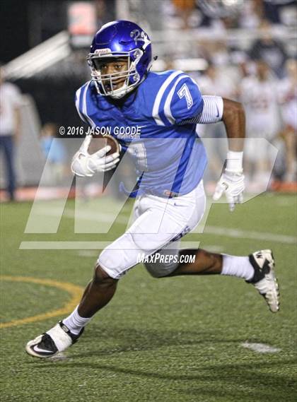 Thumbnail 2 in Caldwell vs. Robinson (UIL 4A D2 Bi-District Playoff) photogallery.