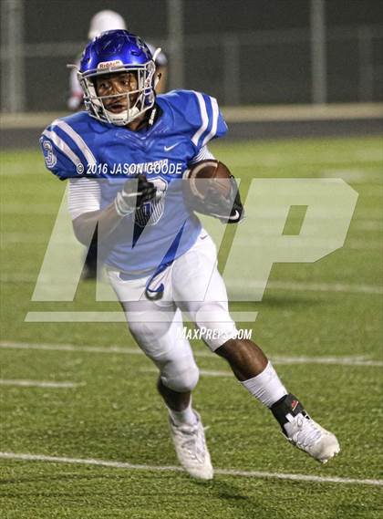 Thumbnail 3 in Caldwell vs. Robinson (UIL 4A D2 Bi-District Playoff) photogallery.