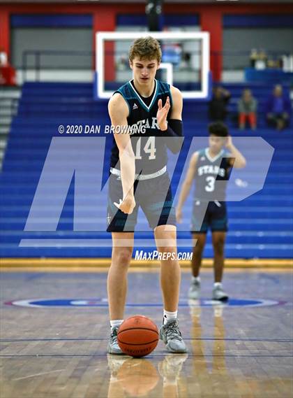 Thumbnail 2 in Loudon vs Siegel (Under Armour Classic) photogallery.