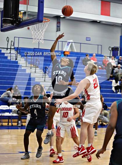 Thumbnail 3 in Loudon vs Siegel (Under Armour Classic) photogallery.