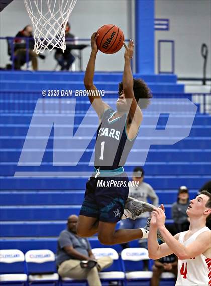 Thumbnail 1 in Loudon vs Siegel (Under Armour Classic) photogallery.