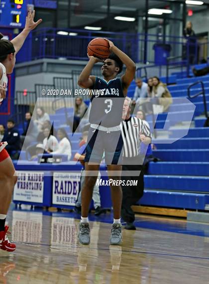 Thumbnail 1 in Loudon vs Siegel (Under Armour Classic) photogallery.