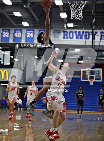 Thumbnail 2 in Loudon vs Siegel (Under Armour Classic) photogallery.