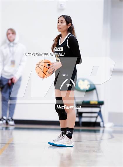 Thumbnail 2 in Oak Park vs  St. Monica (CIF SS Division 5A Championship) photogallery.