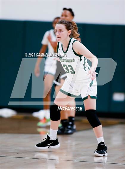 Thumbnail 3 in Oak Park vs  St. Monica (CIF SS Division 5A Championship) photogallery.