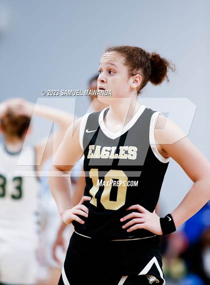 Thumbnail 3 in Oak Park vs  St. Monica (CIF SS Division 5A Championship) photogallery.