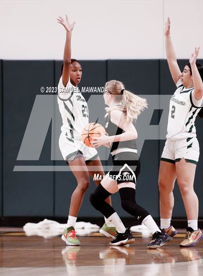 Thumbnail 3 in Oak Park vs  St. Monica (CIF SS Division 5A Championship) photogallery.