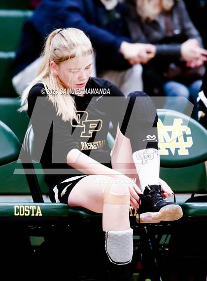 Thumbnail 3 in Oak Park vs  St. Monica (CIF SS Division 5A Championship) photogallery.