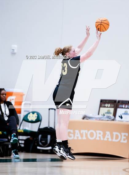 Thumbnail 3 in Oak Park vs  St. Monica (CIF SS Division 5A Championship) photogallery.