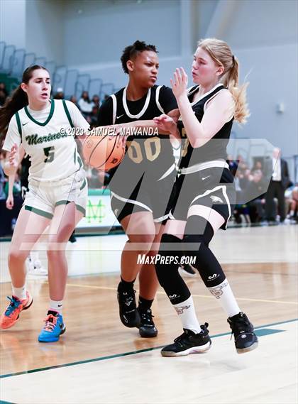 Thumbnail 3 in Oak Park vs  St. Monica (CIF SS Division 5A Championship) photogallery.