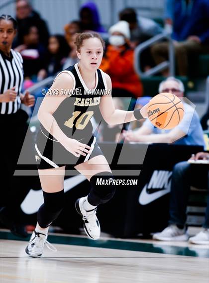 Thumbnail 3 in Oak Park vs  St. Monica (CIF SS Division 5A Championship) photogallery.