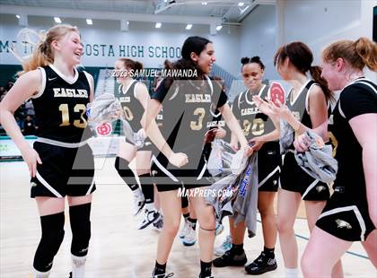 Thumbnail 3 in Oak Park vs  St. Monica (CIF SS Division 5A Championship) photogallery.