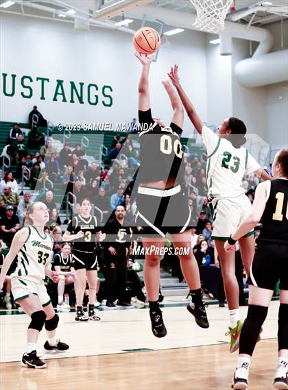 Thumbnail 2 in Oak Park vs  St. Monica (CIF SS Division 5A Championship) photogallery.