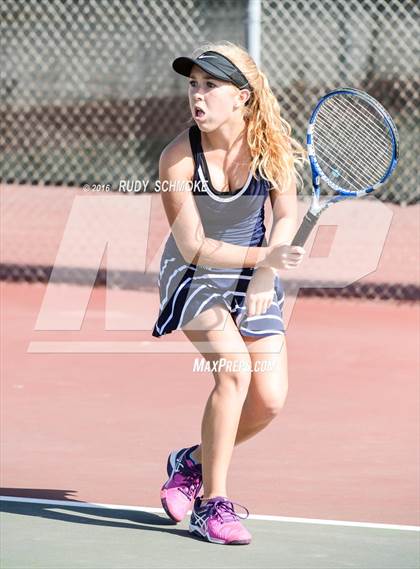 Thumbnail 2 in Carlsbad vs. La Costa Canyon photogallery.