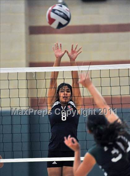 Thumbnail 3 in La Salle @ Monrovia photogallery.