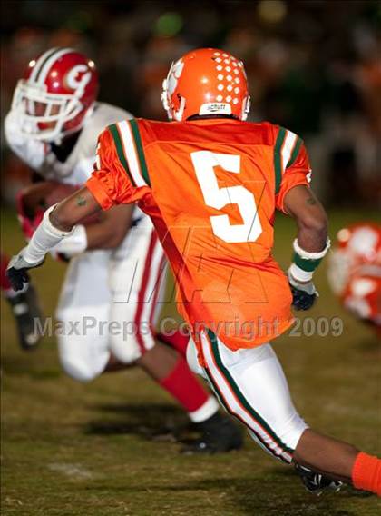 Thumbnail 3 in Corona vs. Poly photogallery.