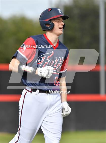Thumbnail 3 in Liberty Christian vs Grapevine Faith Christian (Texas Private School Classic) photogallery.