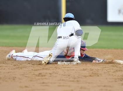Thumbnail 3 in Liberty Christian vs Grapevine Faith Christian (Texas Private School Classic) photogallery.