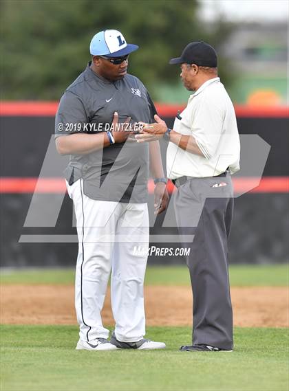 Thumbnail 2 in Liberty Christian vs Grapevine Faith Christian (Texas Private School Classic) photogallery.