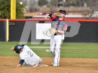 Thumbnail 2 in Liberty Christian vs Grapevine Faith Christian (Texas Private School Classic) photogallery.