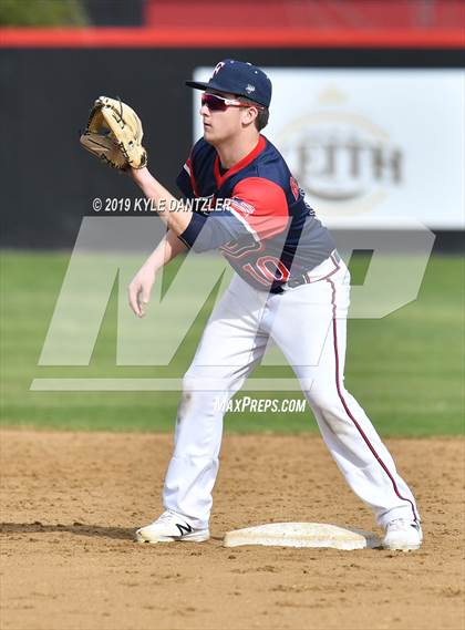 Thumbnail 1 in Liberty Christian vs Grapevine Faith Christian (Texas Private School Classic) photogallery.