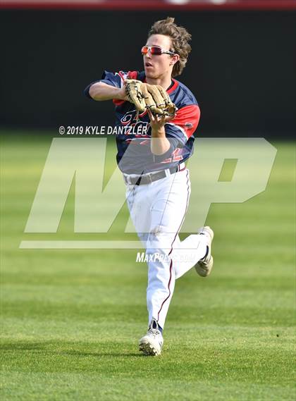 Thumbnail 3 in Liberty Christian vs Grapevine Faith Christian (Texas Private School Classic) photogallery.