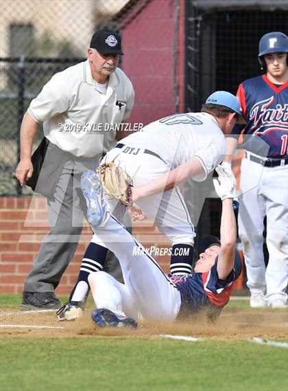 Thumbnail 3 in Liberty Christian vs Grapevine Faith Christian (Texas Private School Classic) photogallery.