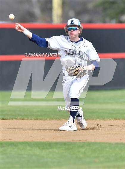 Thumbnail 1 in Liberty Christian vs Grapevine Faith Christian (Texas Private School Classic) photogallery.
