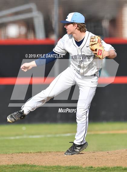 Thumbnail 2 in Liberty Christian vs Grapevine Faith Christian (Texas Private School Classic) photogallery.