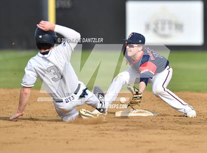 Thumbnail 1 in Liberty Christian vs Grapevine Faith Christian (Texas Private School Classic) photogallery.