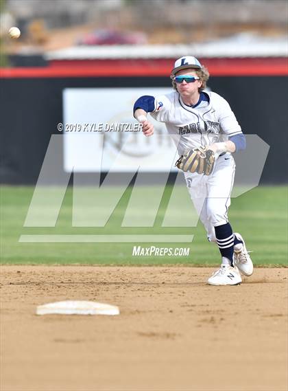 Thumbnail 3 in Liberty Christian vs Grapevine Faith Christian (Texas Private School Classic) photogallery.