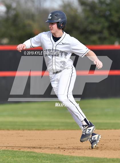 Thumbnail 1 in Liberty Christian vs Grapevine Faith Christian (Texas Private School Classic) photogallery.