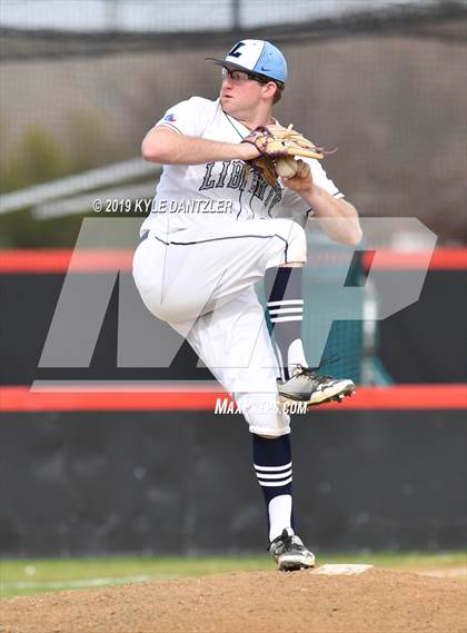 Thumbnail 2 in Liberty Christian vs Grapevine Faith Christian (Texas Private School Classic) photogallery.