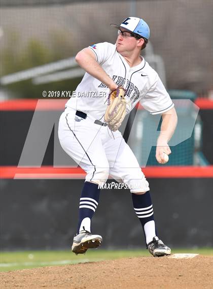 Thumbnail 1 in Liberty Christian vs Grapevine Faith Christian (Texas Private School Classic) photogallery.