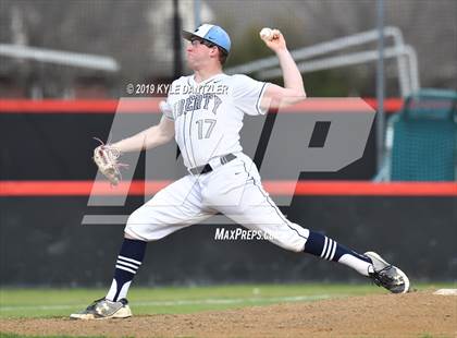 Thumbnail 3 in Liberty Christian vs Grapevine Faith Christian (Texas Private School Classic) photogallery.